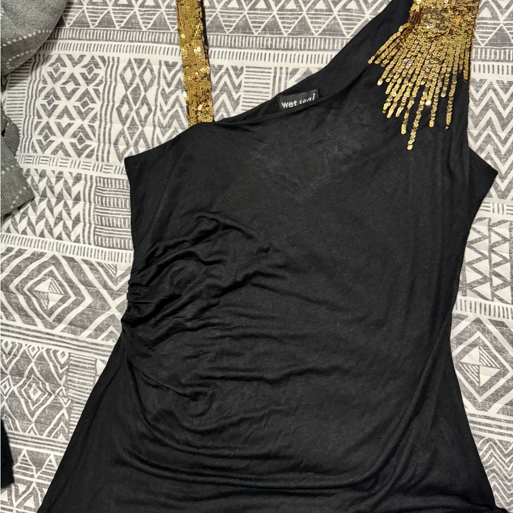 Wet Seal Black and Gold Casual Tank Top